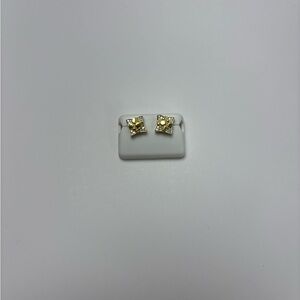 Elegant 925 Sterling Silver w/ 1.00CTW lab grown diamonds Stud Earrings